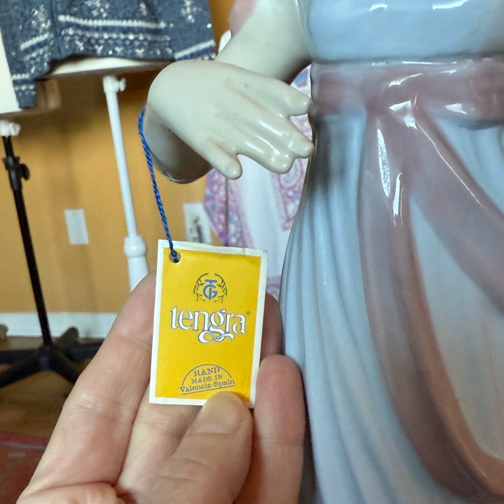 Tengra Valencia Spain Handmade in Lladro Style - Picture 6 of 7